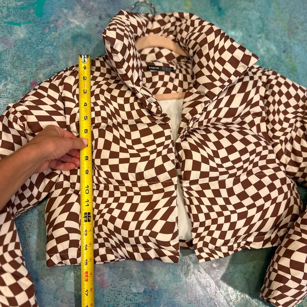 Cropped Rave Puffer - Picture 7 of 8